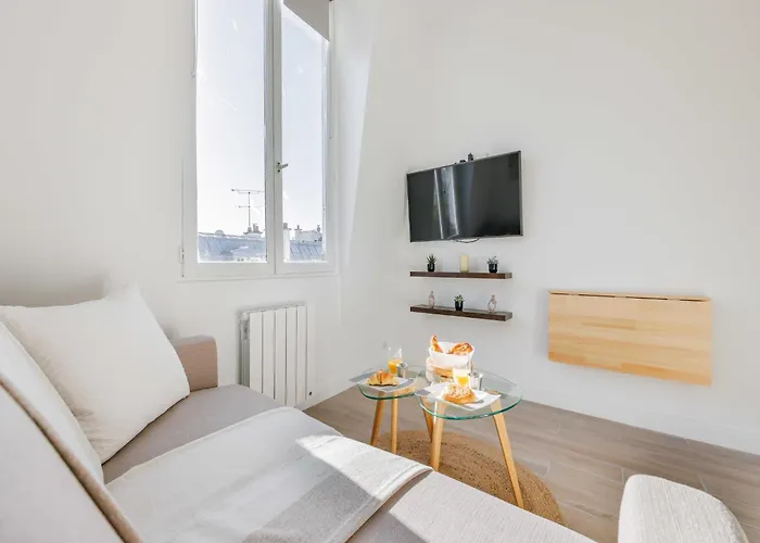 Cosy - Bastille - Mobility Lease *